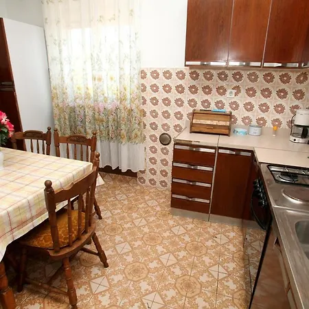 アパート By The Sea Vinisce, Trogir - 4892 *