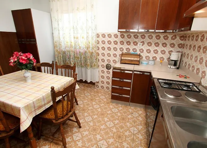 アパート By The Sea Vinisce, Trogir - 4892 *